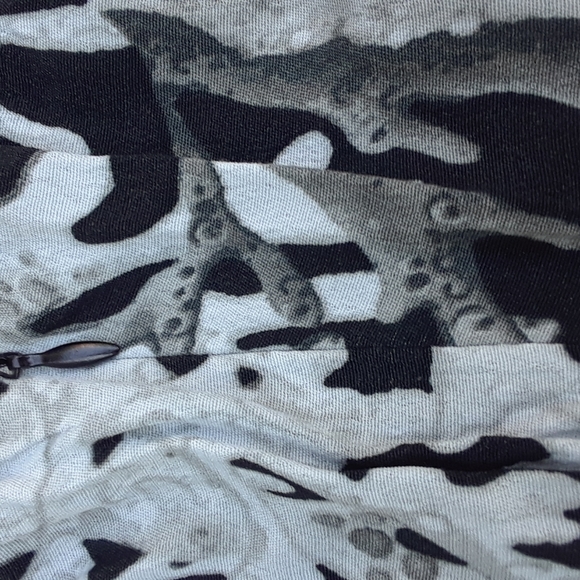 Possibly the weirdest pants on Poshmark - Picture 5 of 8